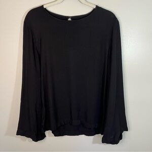 Anthropologie Cloth and Stone Minimalist Women’s Black Bell Sleeve Top Size M